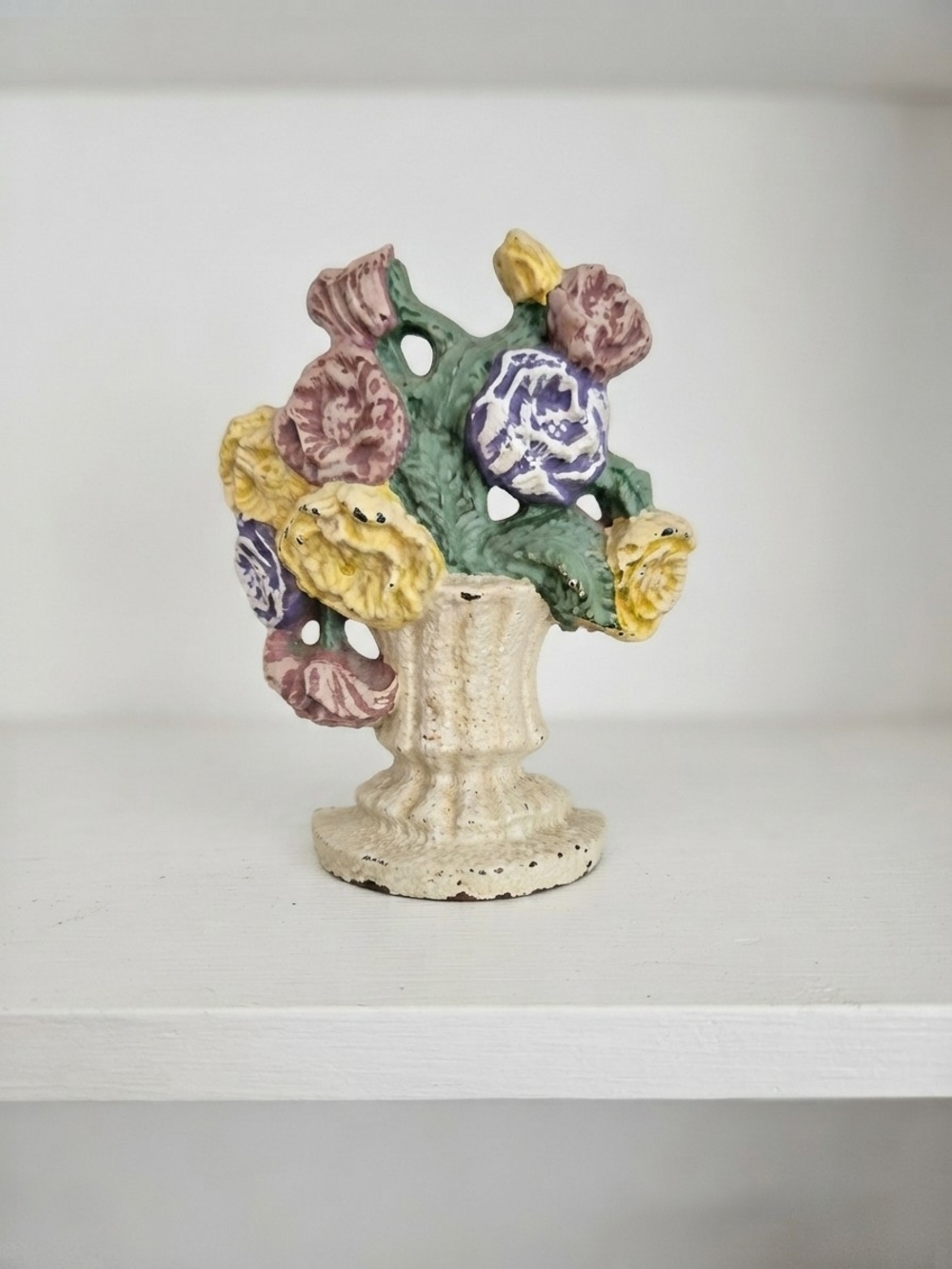 VTG Hubley Cast Iron Floral Bouquet Doorstop (0248M)
